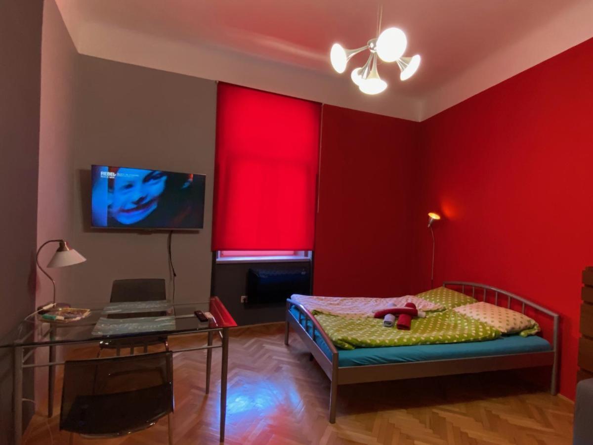 Apartment B42 Bed And Cafe Prague Extérieur photo