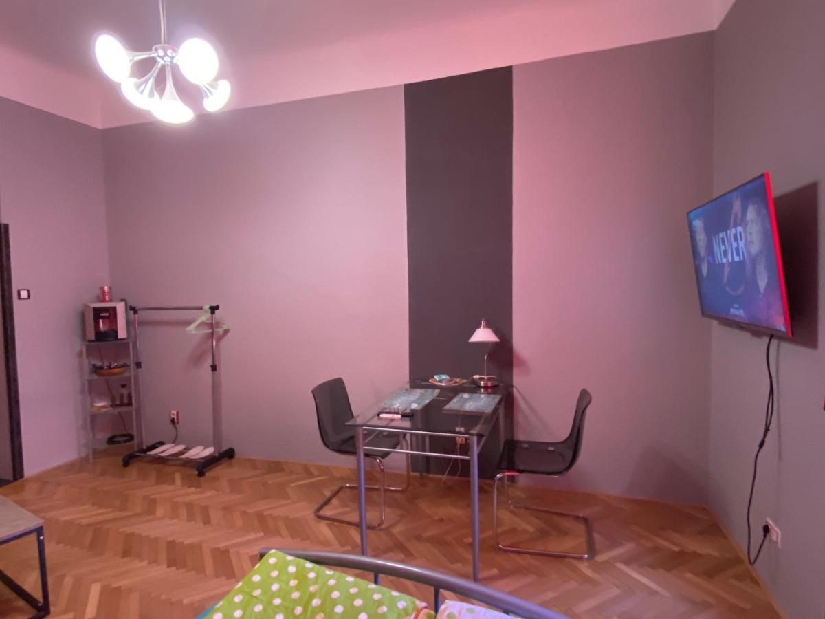 Apartment B42 Bed And Cafe Prague Extérieur photo