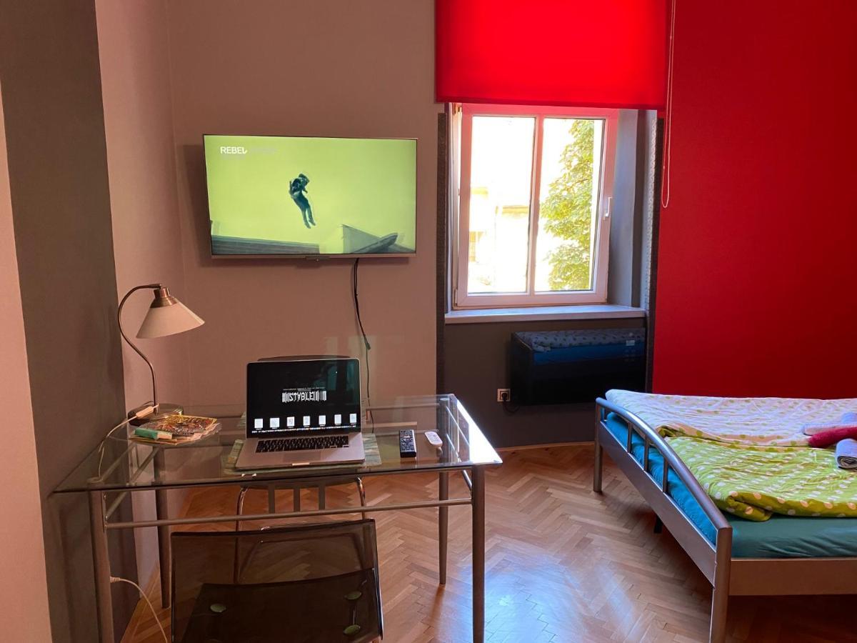 Apartment B42 Bed And Cafe Prague Extérieur photo