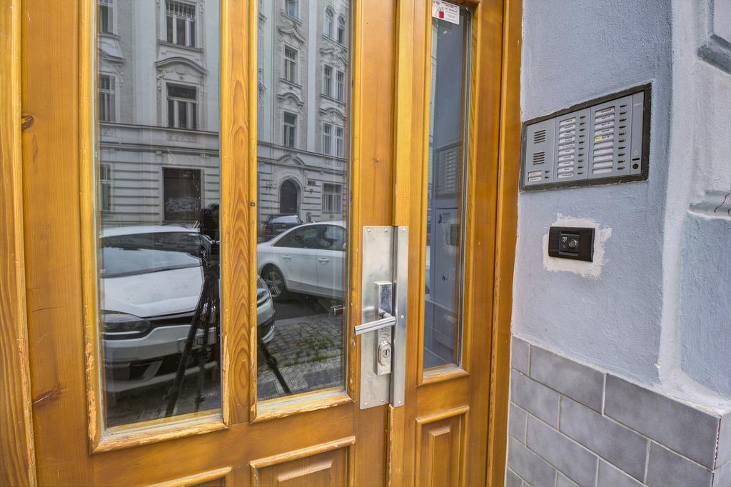 Apartment B42 Bed And Cafe Prague Extérieur photo
